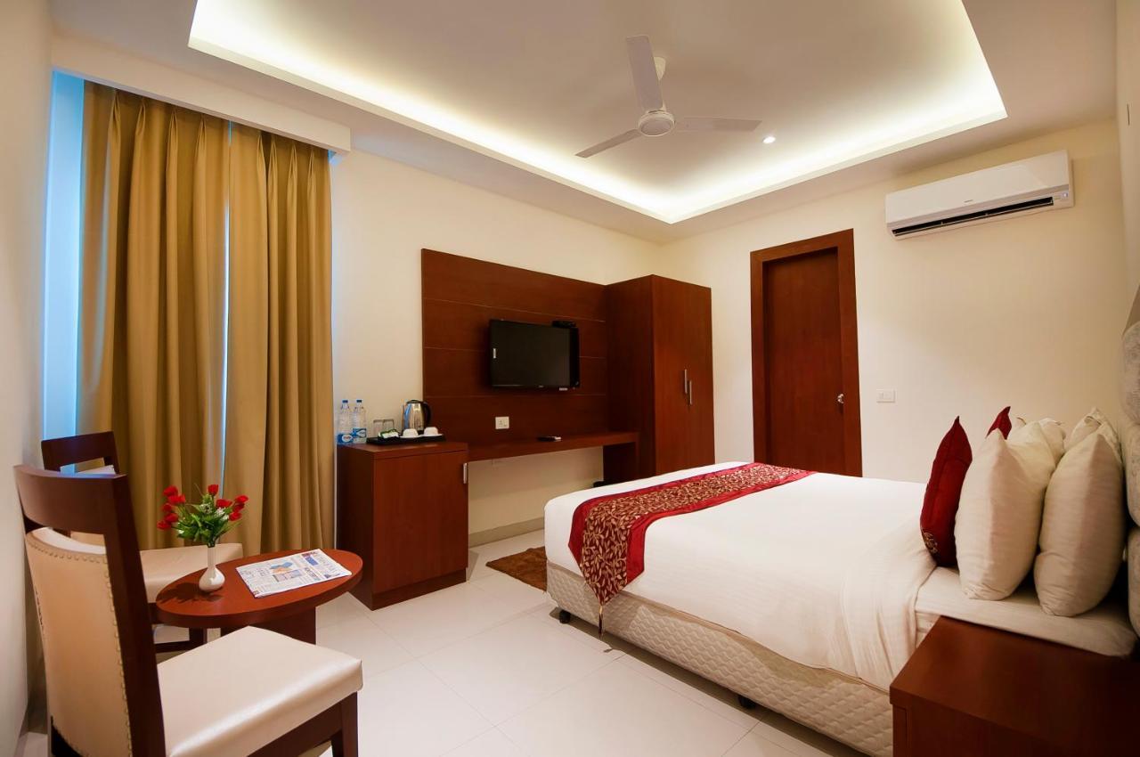 Hotel Z Suite-Near Delhi Airport New Delhi Bagian luar foto