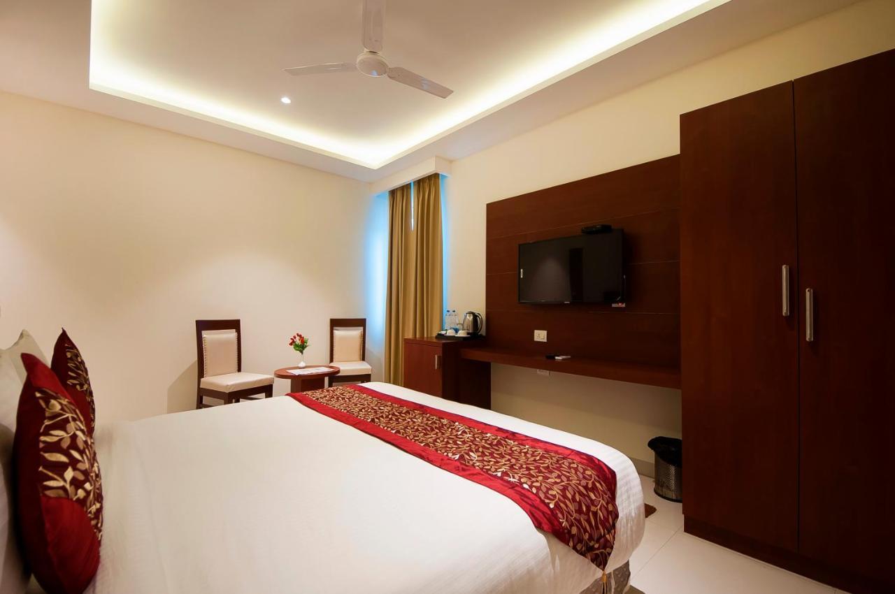 Hotel Z Suite-Near Delhi Airport New Delhi Bagian luar foto
