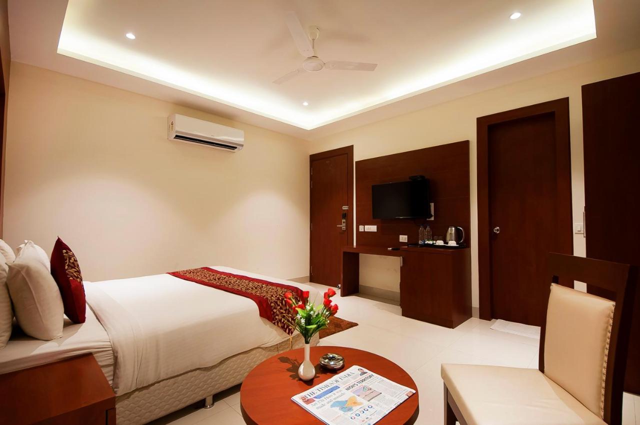 Hotel Z Suite-Near Delhi Airport New Delhi Bagian luar foto