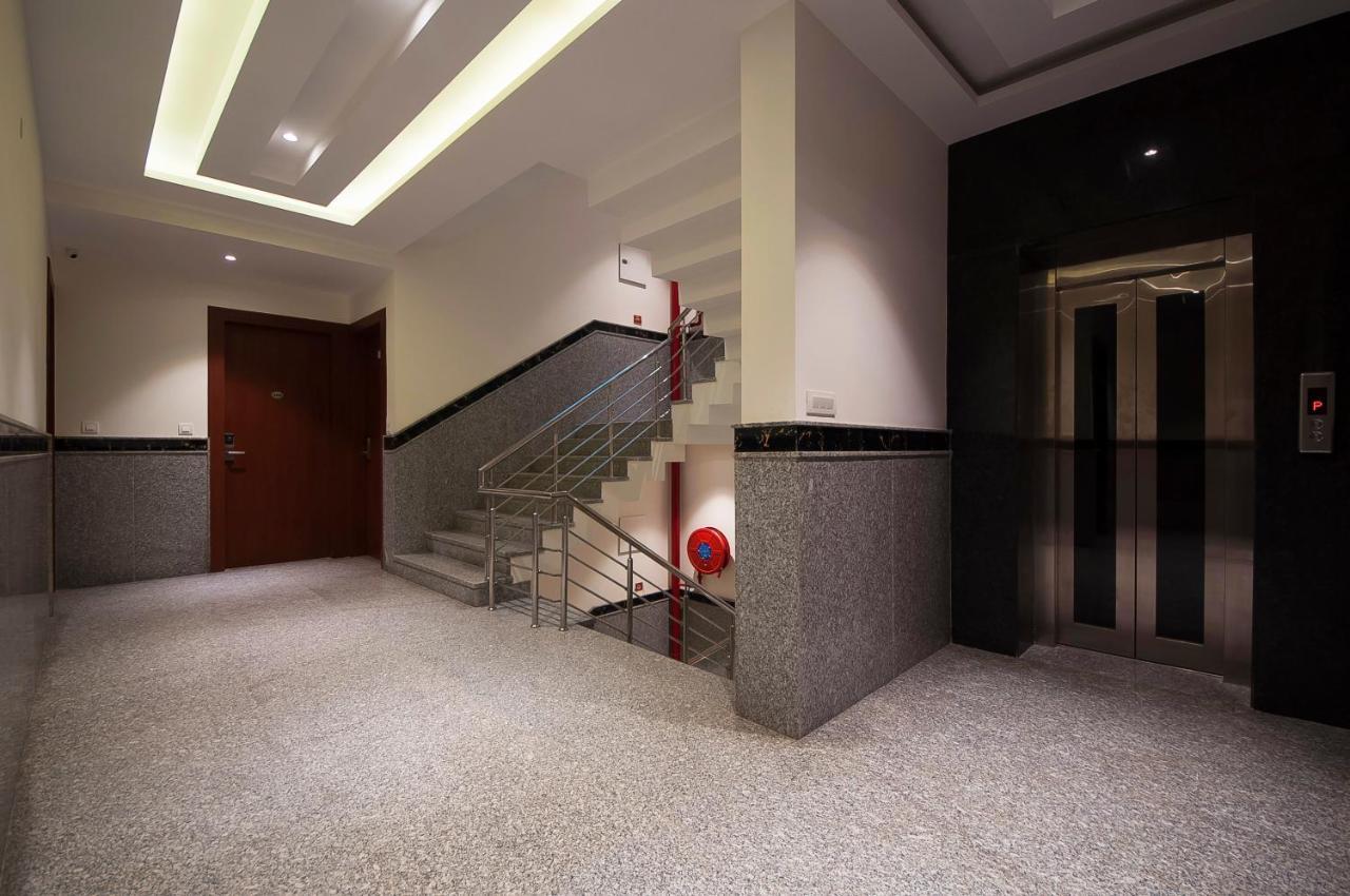 Hotel Z Suite-Near Delhi Airport New Delhi Bagian luar foto
