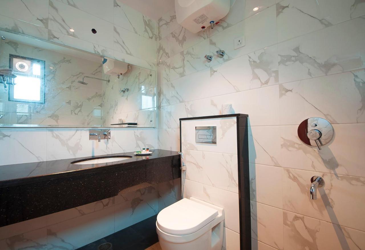 Hotel Z Suite-Near Delhi Airport New Delhi Bagian luar foto