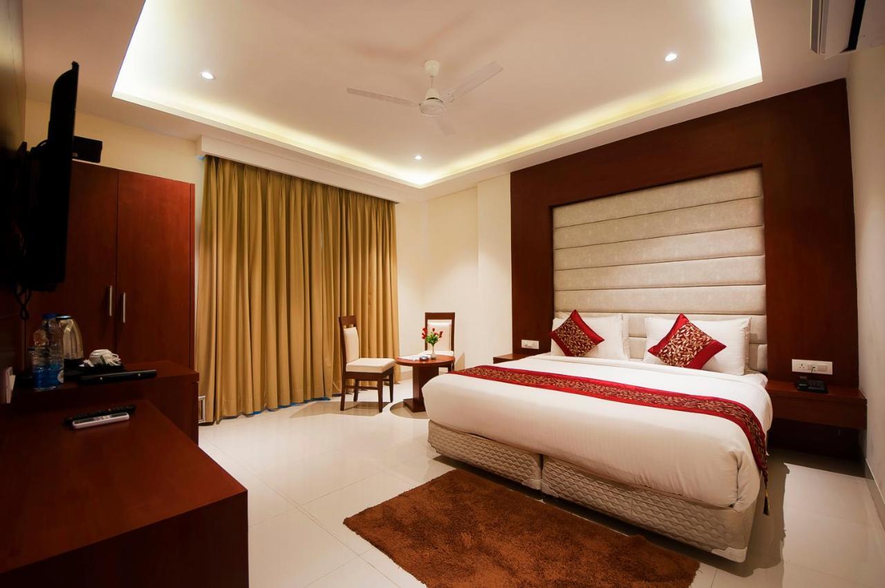 Hotel Z Suite-Near Delhi Airport New Delhi Bagian luar foto